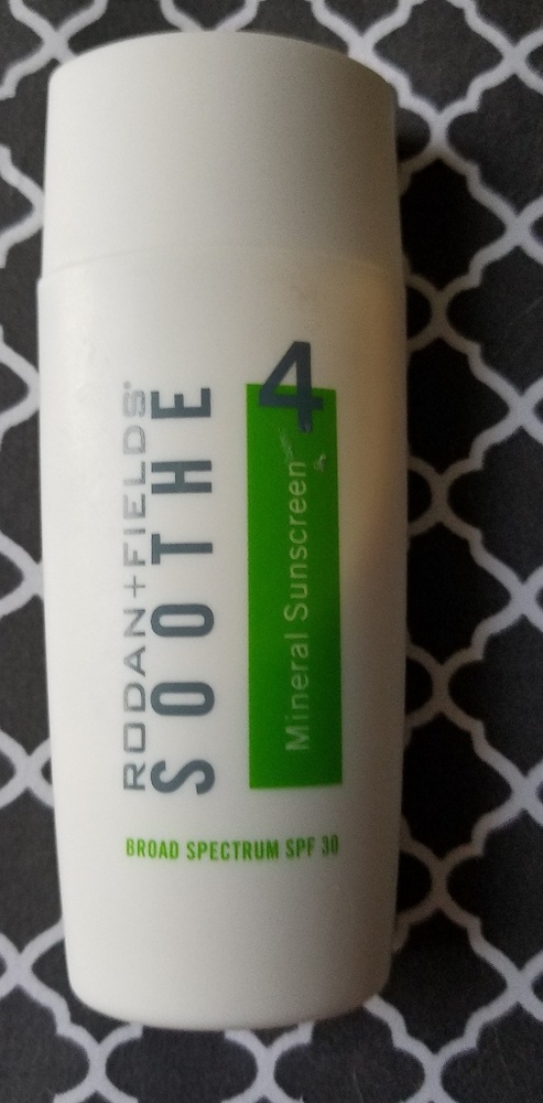 Rodan + Fields Soothe  Mineral Sunscreen  4